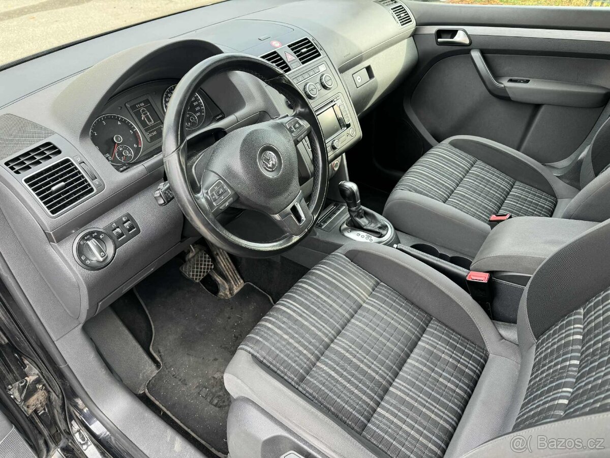 Volkswagen Touran - 5