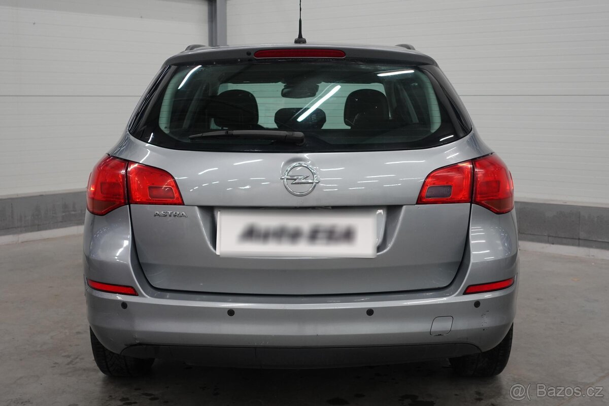 Opel Astra 1.6i , 85 kW benzín, 2012 - 5