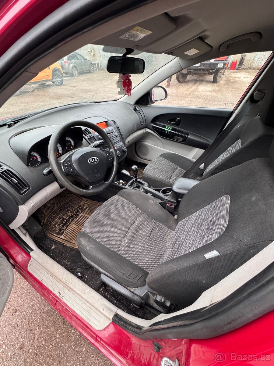 Kia Ceed 1.6 CRDI - 5