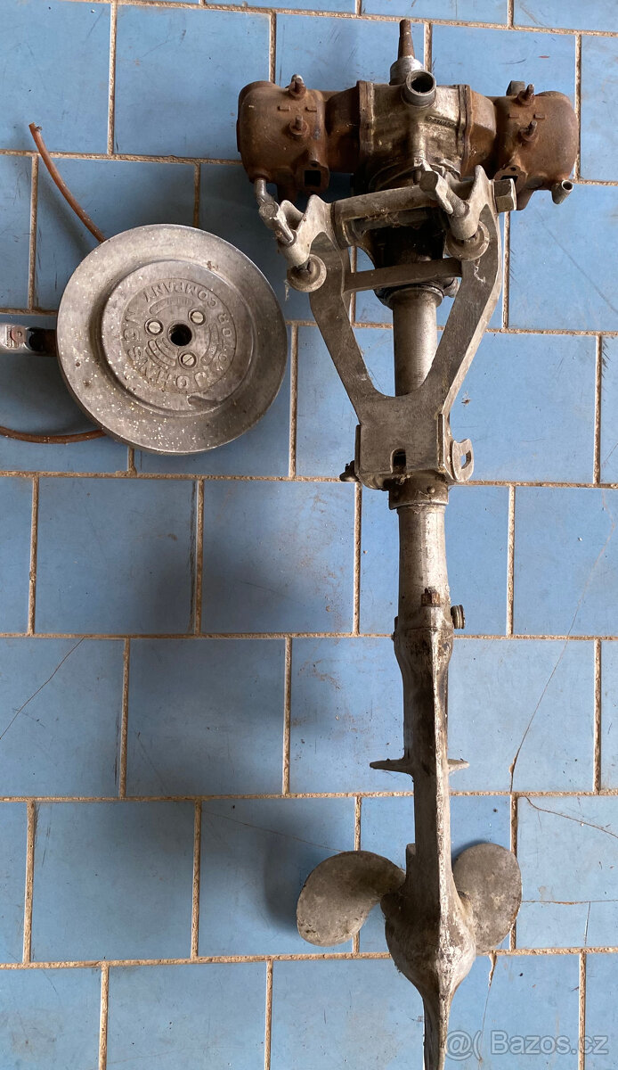 Starý lodní motor Johnson 1926 - 5