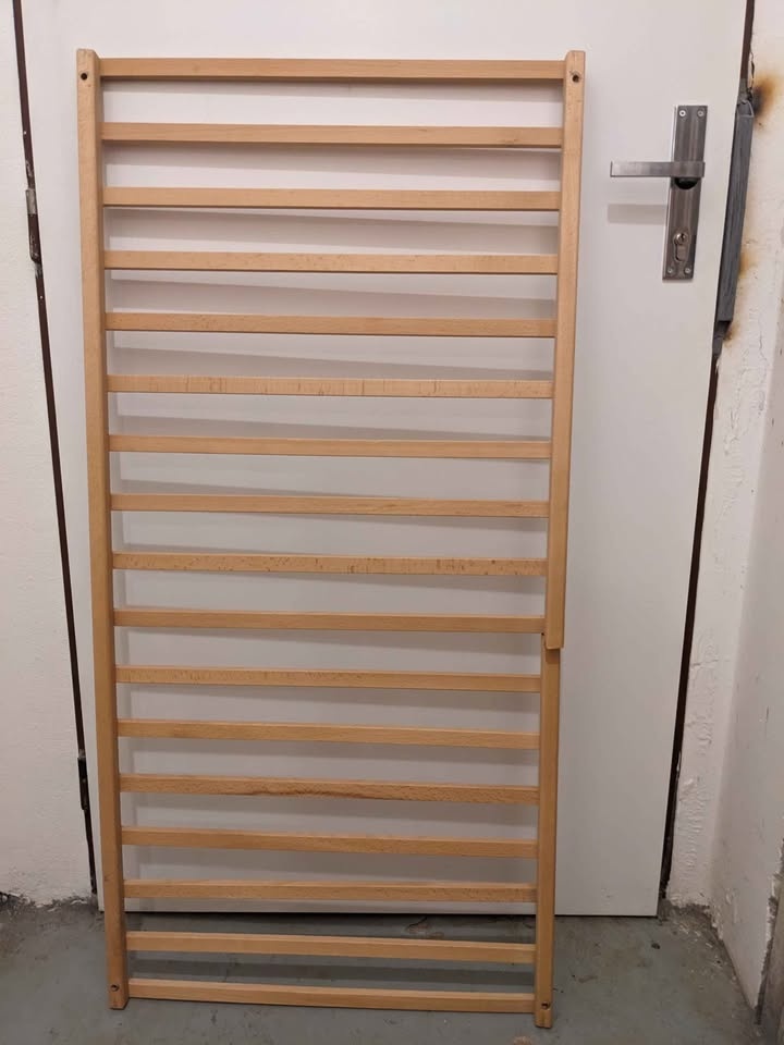 Dětská dřevěná postýlka s matrací - 5