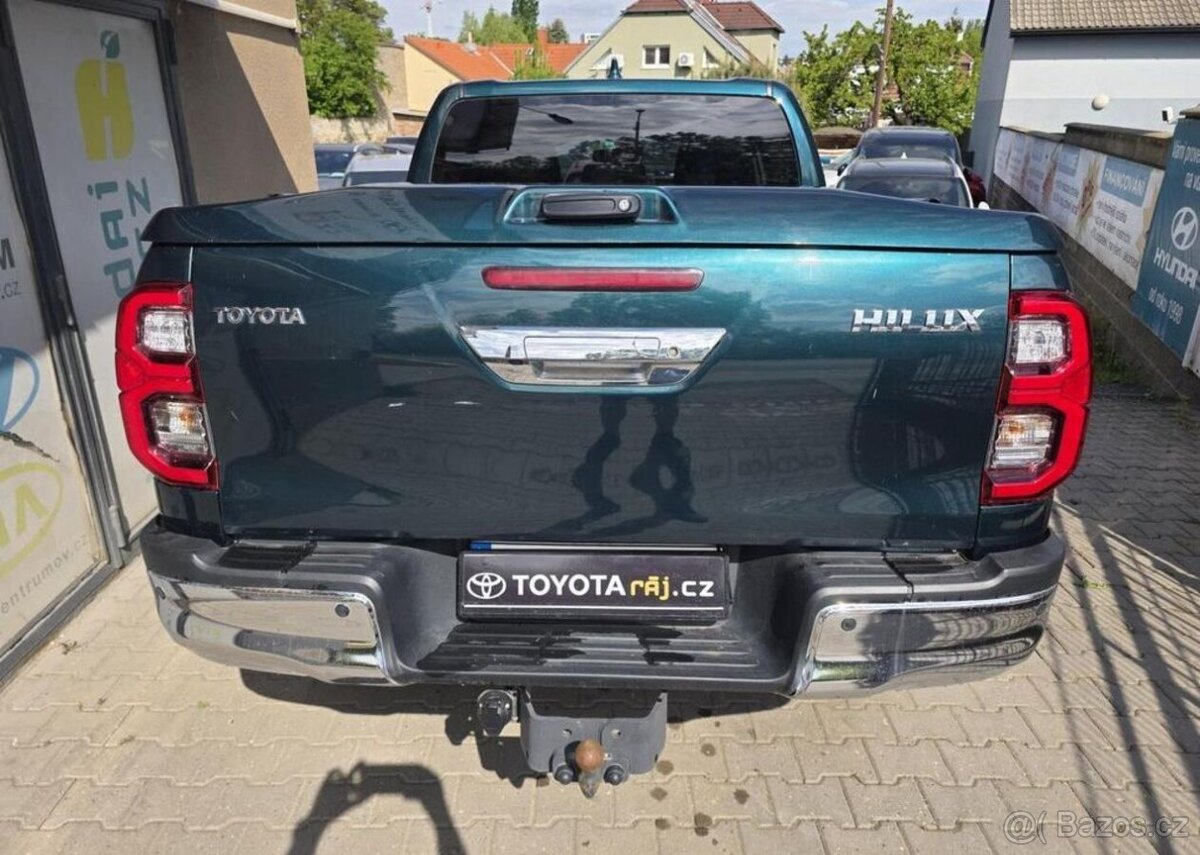 Toyota Hilux 2.8-4x4-EXECUTIVE-TAŽNÉ 3,5t