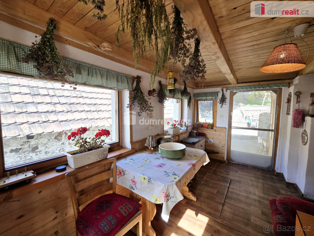 Prodej rodinného domu/chalupy 175 m², s pozemkem 632 m², Len - 5