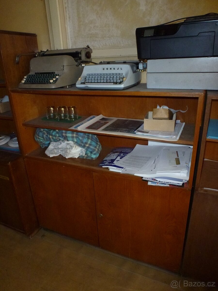 retro kancelář, dřevěný nábytek - 5