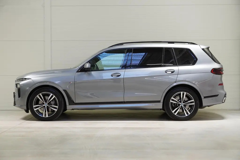 BMW X7, 40i,M-paket,ČR,DPH,HUD, - 5