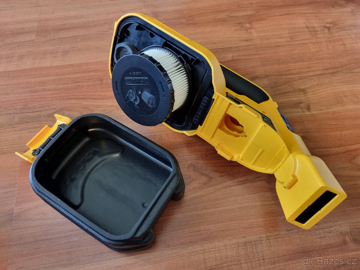 Vysavač Dewalt DC515 - 5