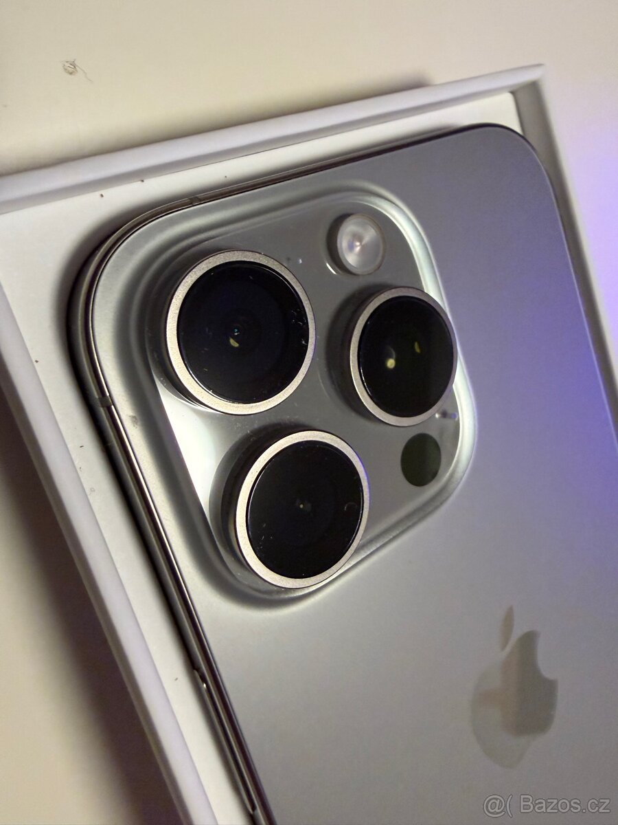 Prodám IPhone 16Pro - 5
