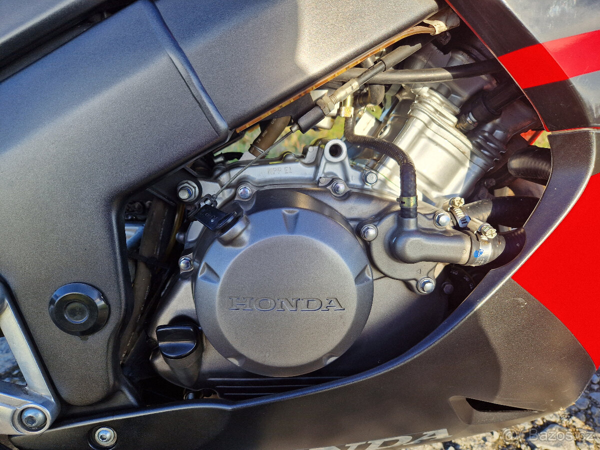 Honda CBR 125R - 5
