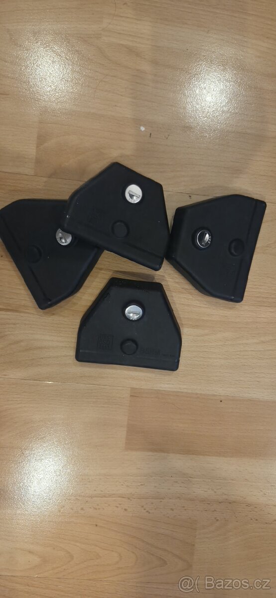 Střešní nosiče kol + zahrádka - 5