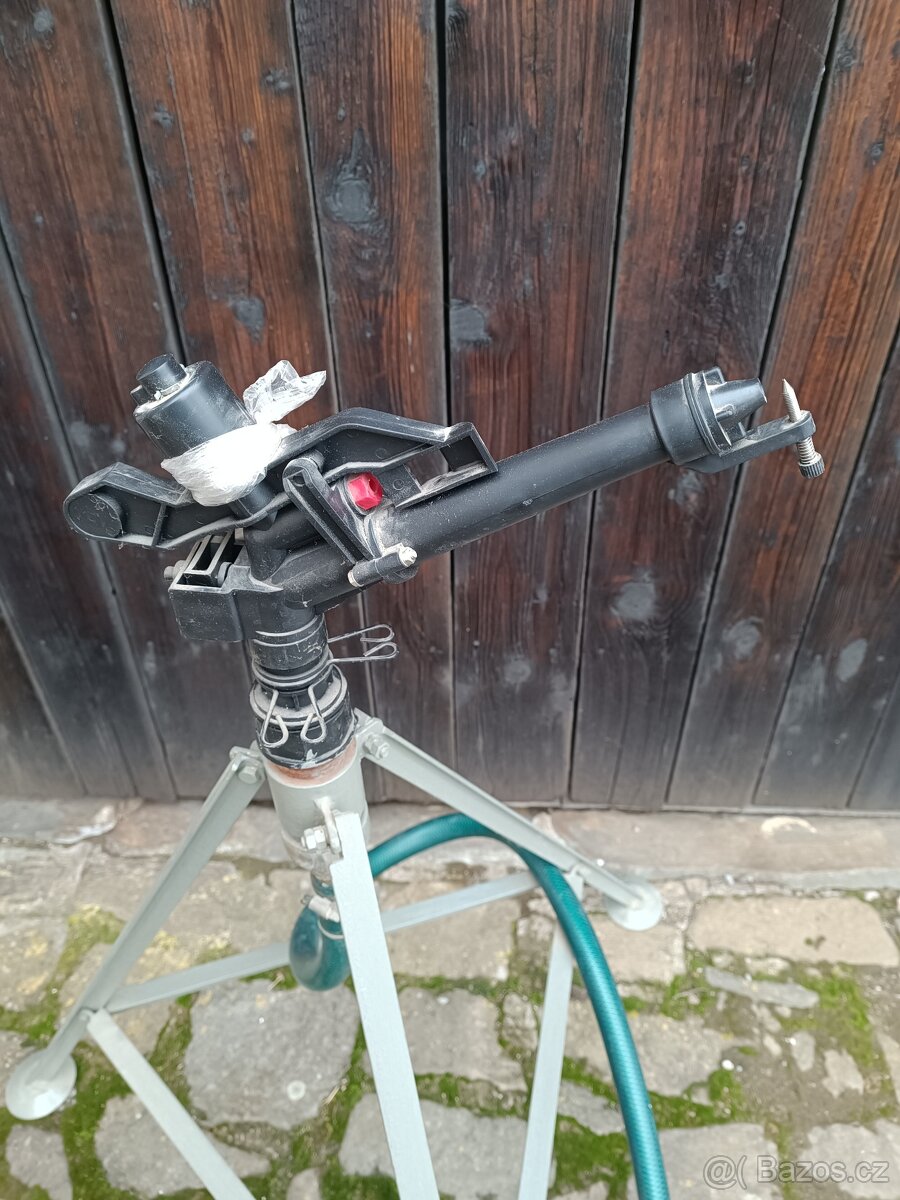 OTOČNÝ ÚDEROVÝ POSTŘIKOVAČ PUK - 5