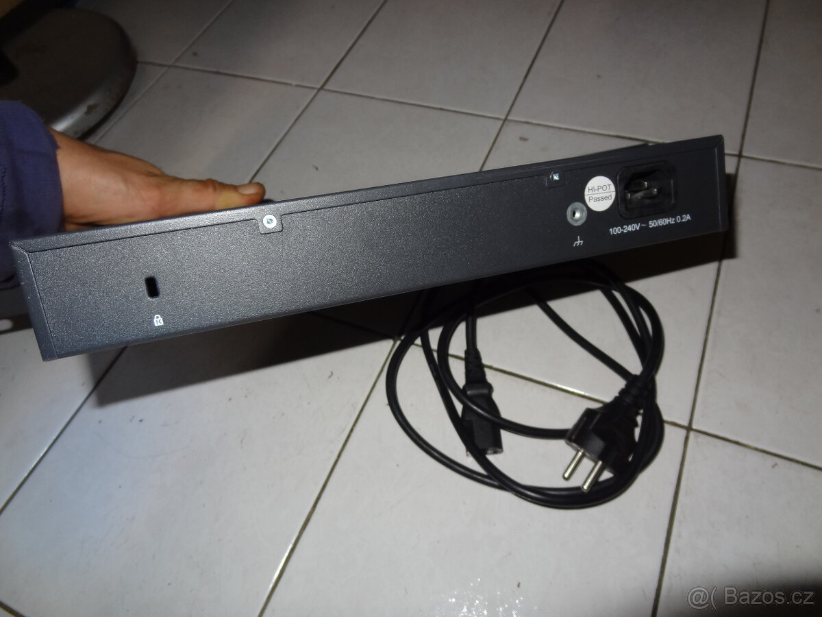 8 RJ-45 1GBit SFP opticky RACKOVY SWITCH Management TP-Link - 5