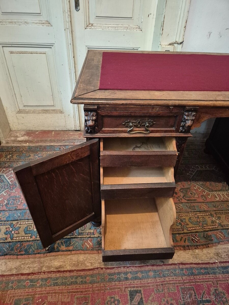 Starožitný psací stůl s bohatým řezbářstvím - Prostorový - 5