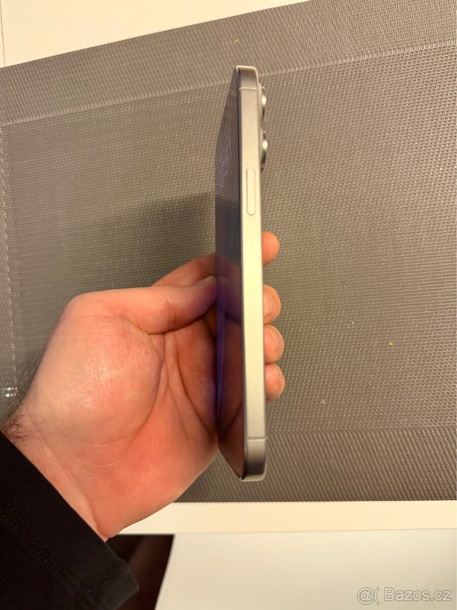 Apple IPhone 15 Pro Max - přírodní titan 256GB - 5