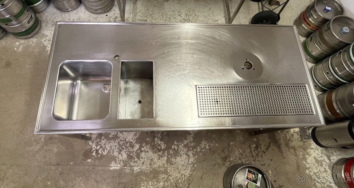 Nerezový výčepní stůl č.1 - 5