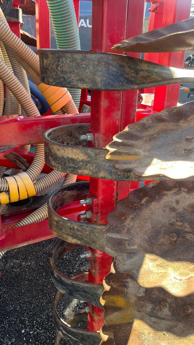 Diskový nesený podmítač - aplikátor na digestát a kejdu Laum - 5