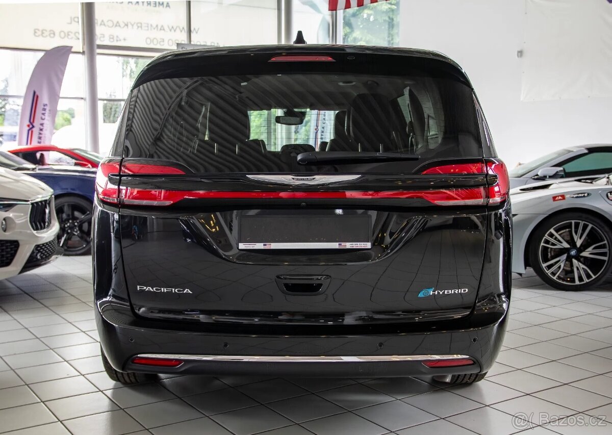 Chrysler Pacifica - 5