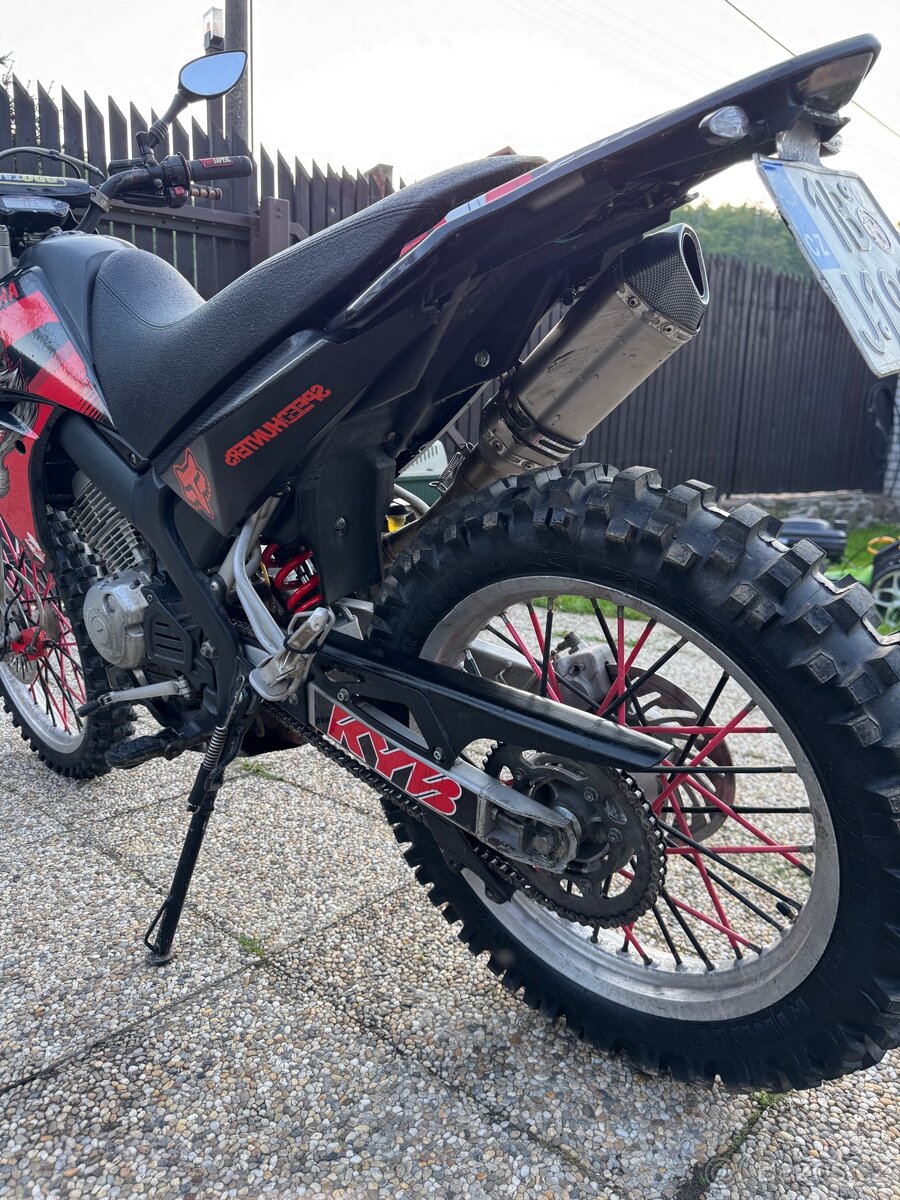Yamaha XT 125R