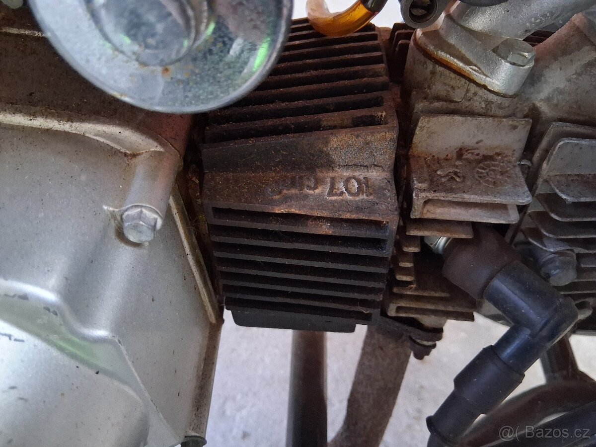 Prodám dětskou banzínovou čtyřkolku obsah 107cm³