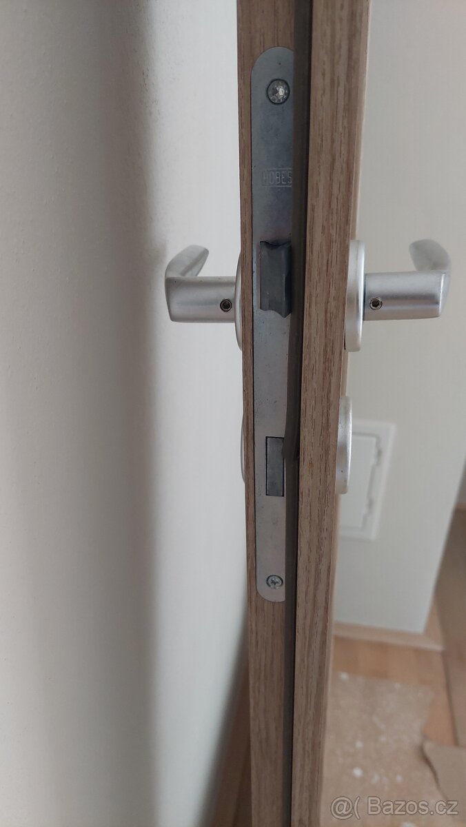 Interiérové dveře - SAPELI - dub - výborný stav - 5