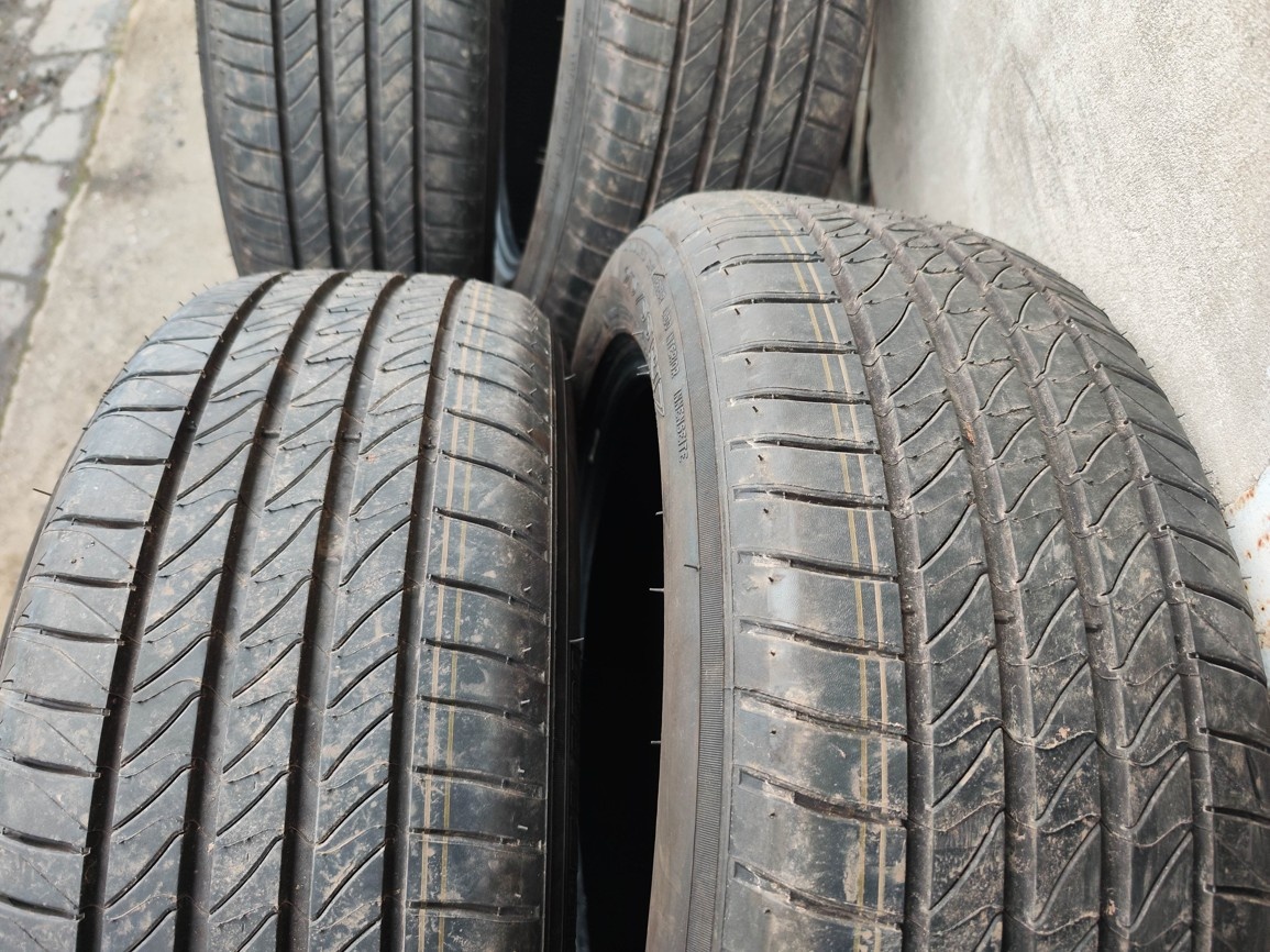 17"zánovní letní pneu Michelin 215/55/17 6000Kč/4ks - 5