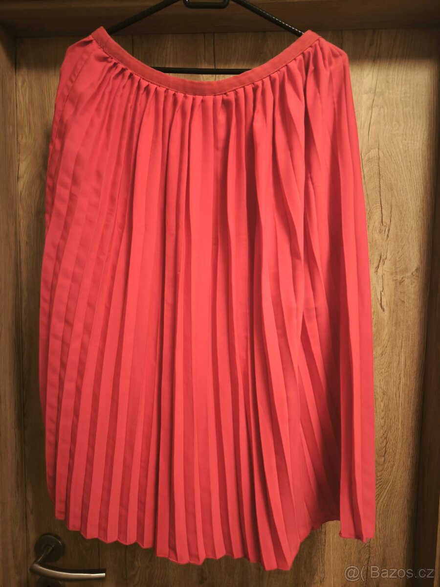 Svetr, mikina a sukně - 5