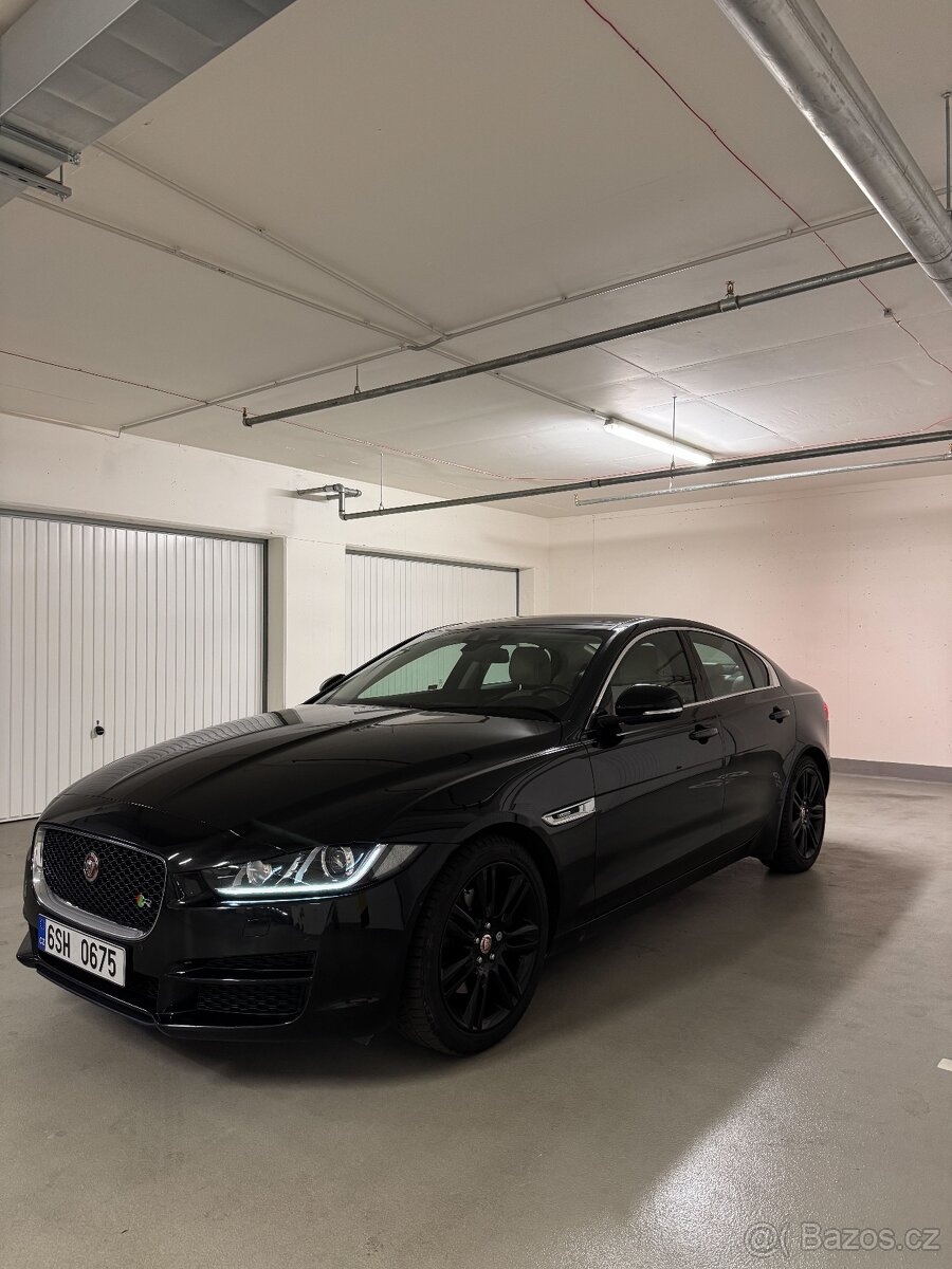Jaguar XE 2.0D R - 5