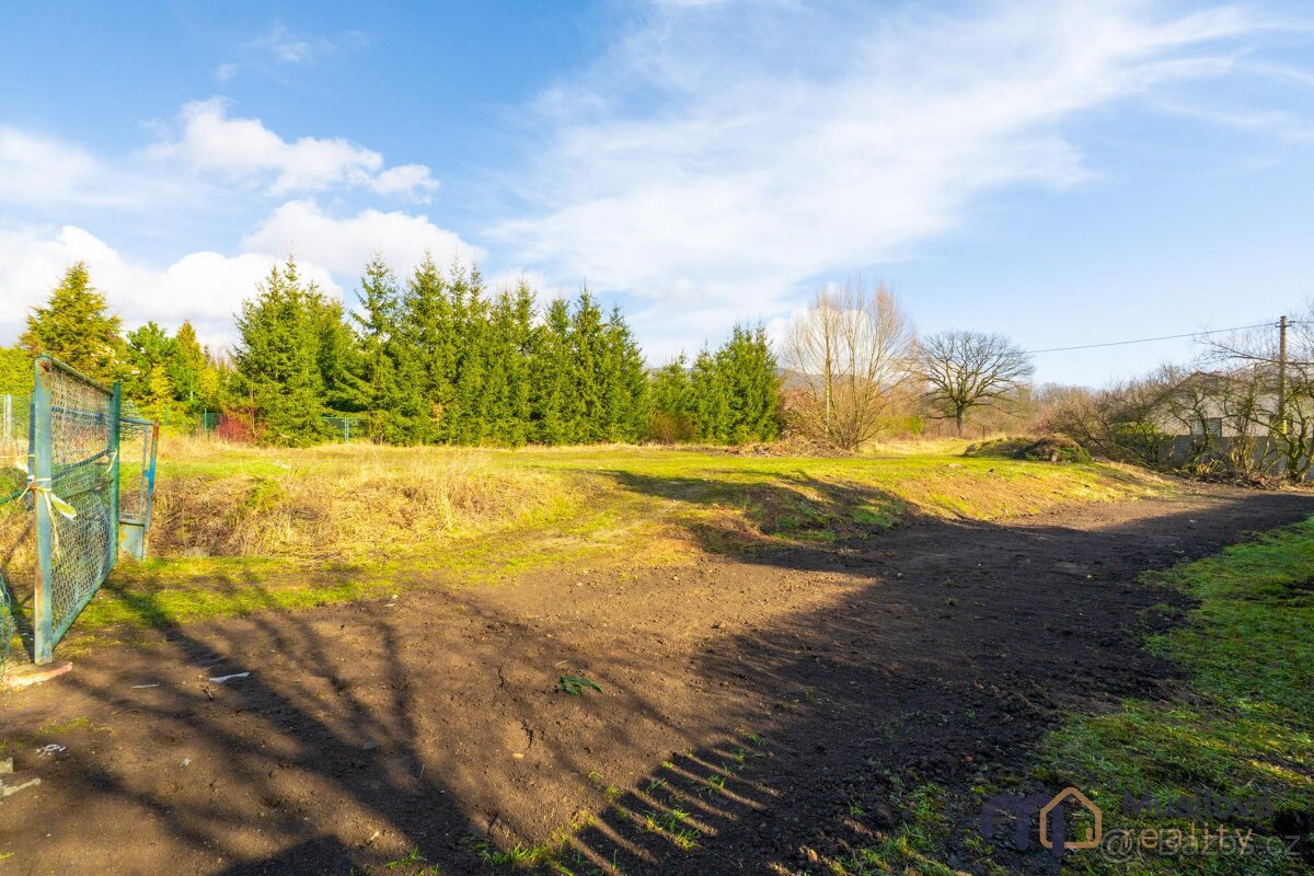 Prodej stavebního pozemku 1738 m2 - 5