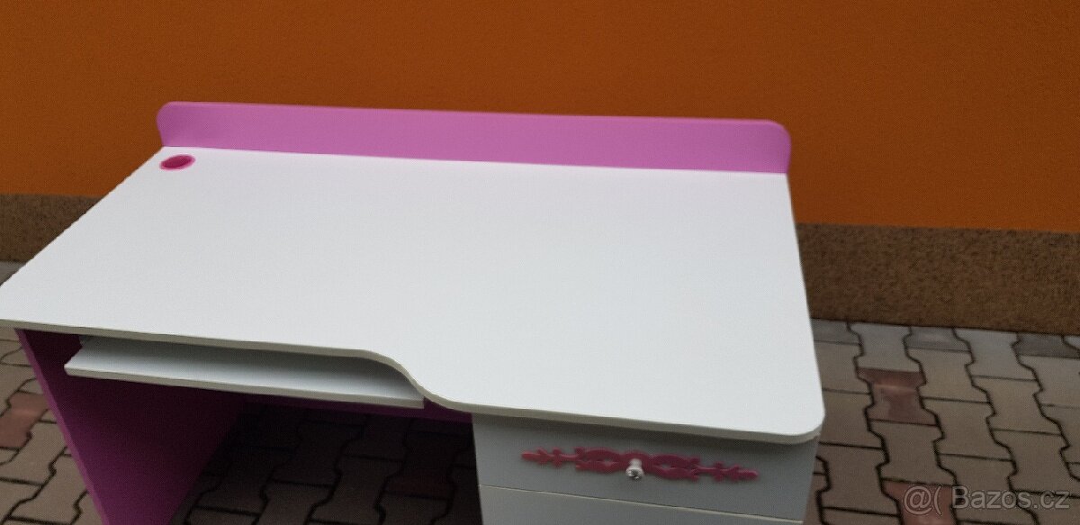 Počitacovy stul - 5