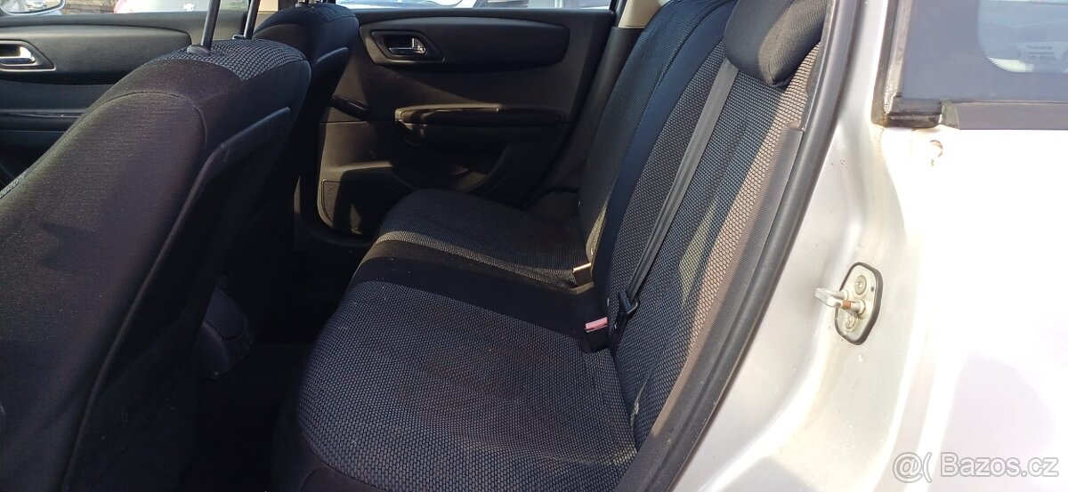 Citroën C4, 1.4i 16v 65kW - 5