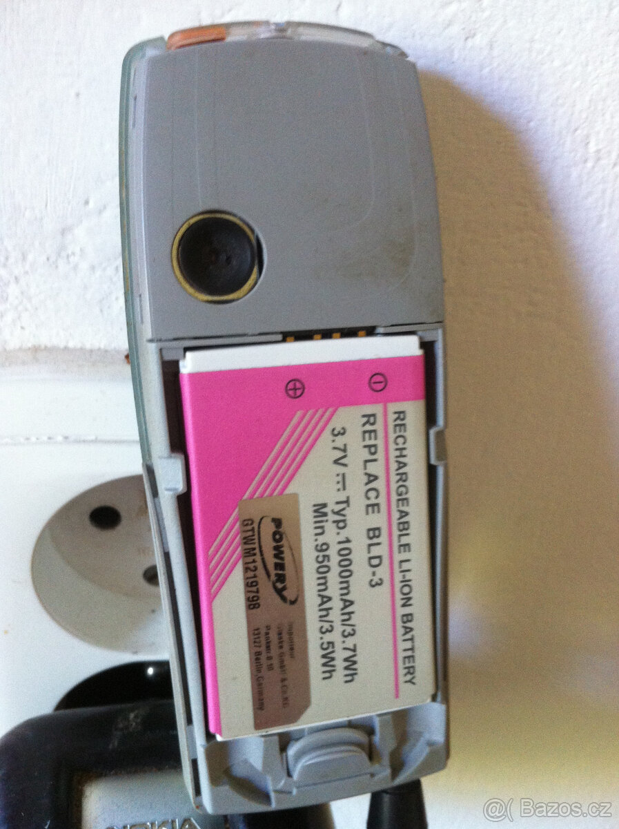 Stylový telefon NOKIA 3200 - 5