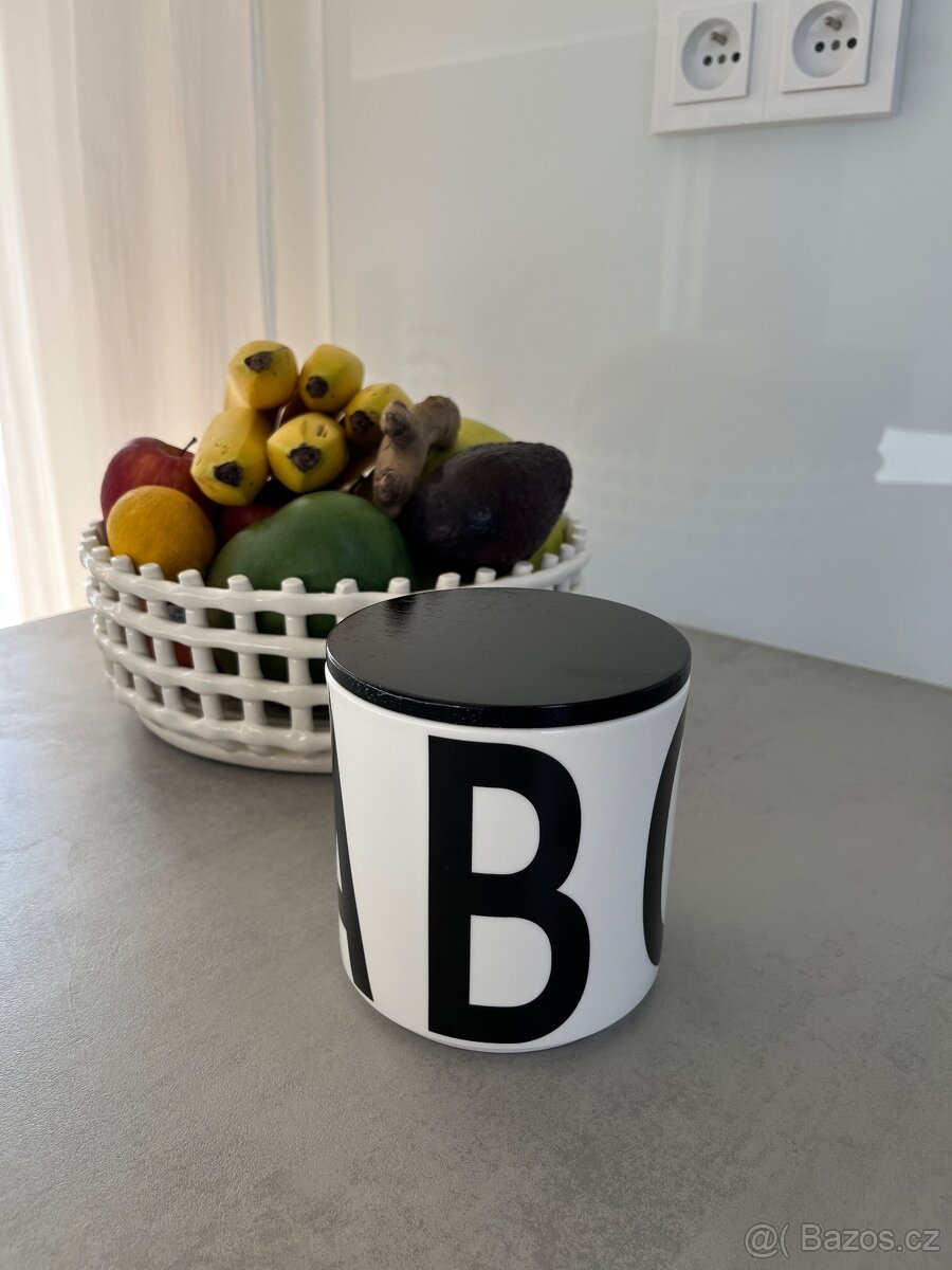 Dóza s víčkem Design Letters - 5