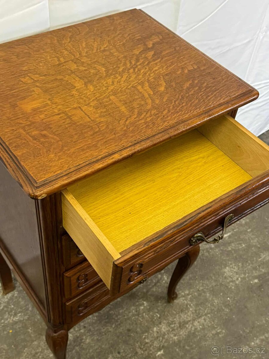 Francouzská komoda s čtyřmi zásuvky (134010) - 5