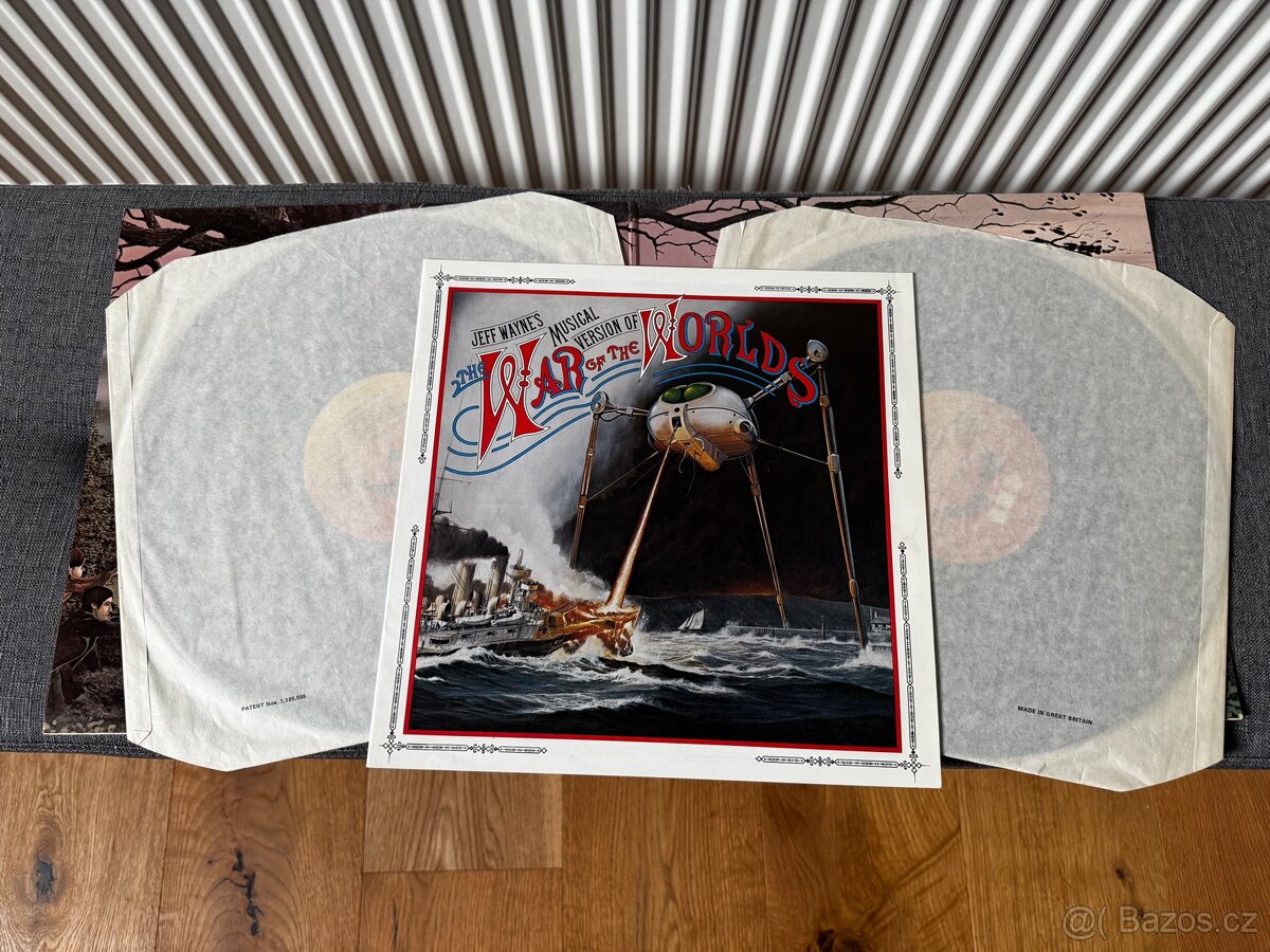 The War Of The Worlds | 1st uk 2LP press | Sticker | NM+ - 5