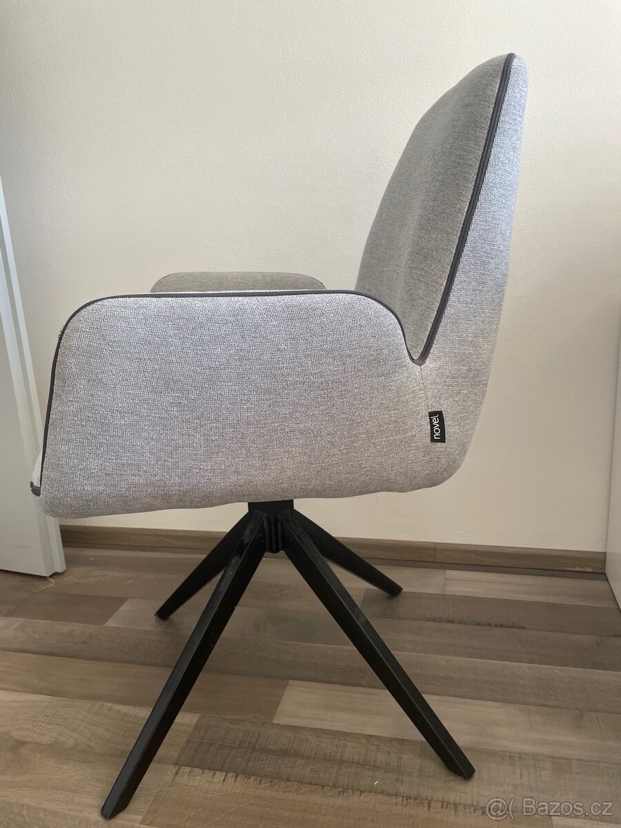 Světle šedé křeslo- téměř nové - 5