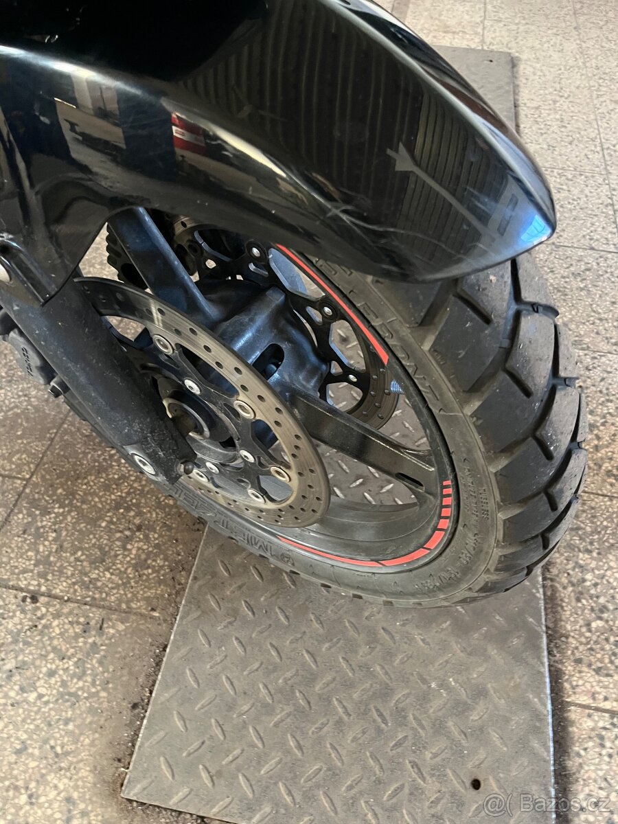 Suzuki WVB1 V-STROM 650 - 5