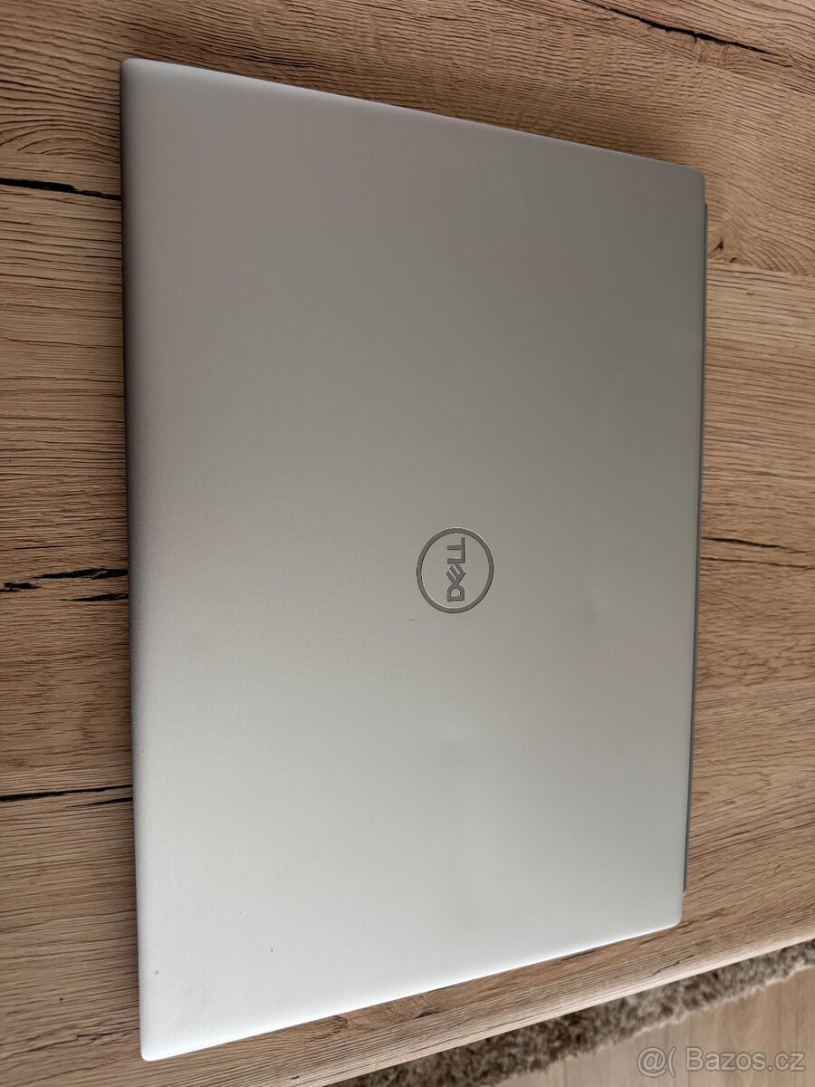 Dell Inspiron 16 5620 - 5