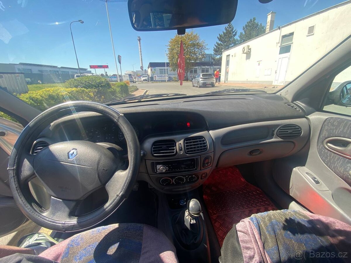 Renault Megane - 5