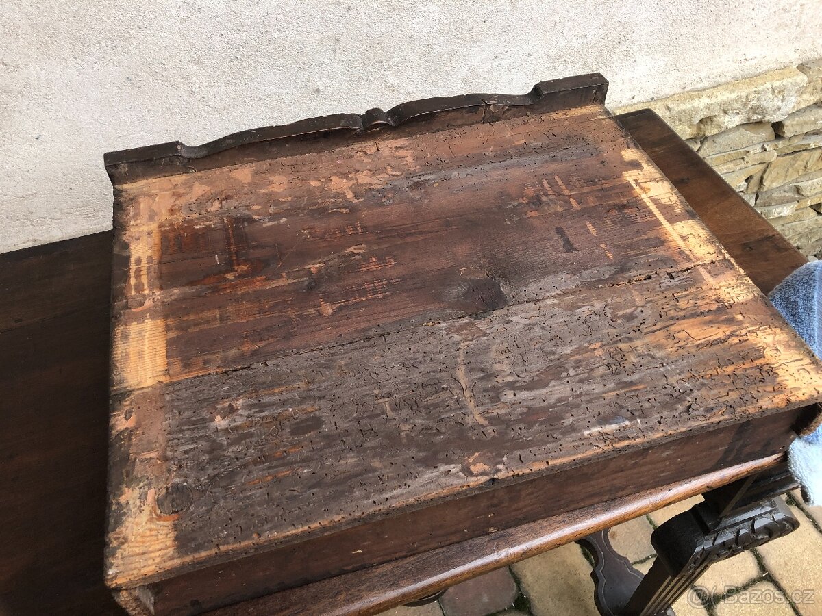 Starožitný příborník - 5