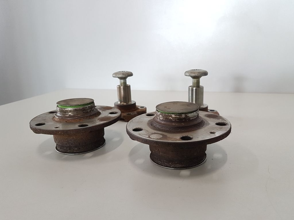 Náboj, ložisko, trn zadní nápravy Škoda Octavia III - 5