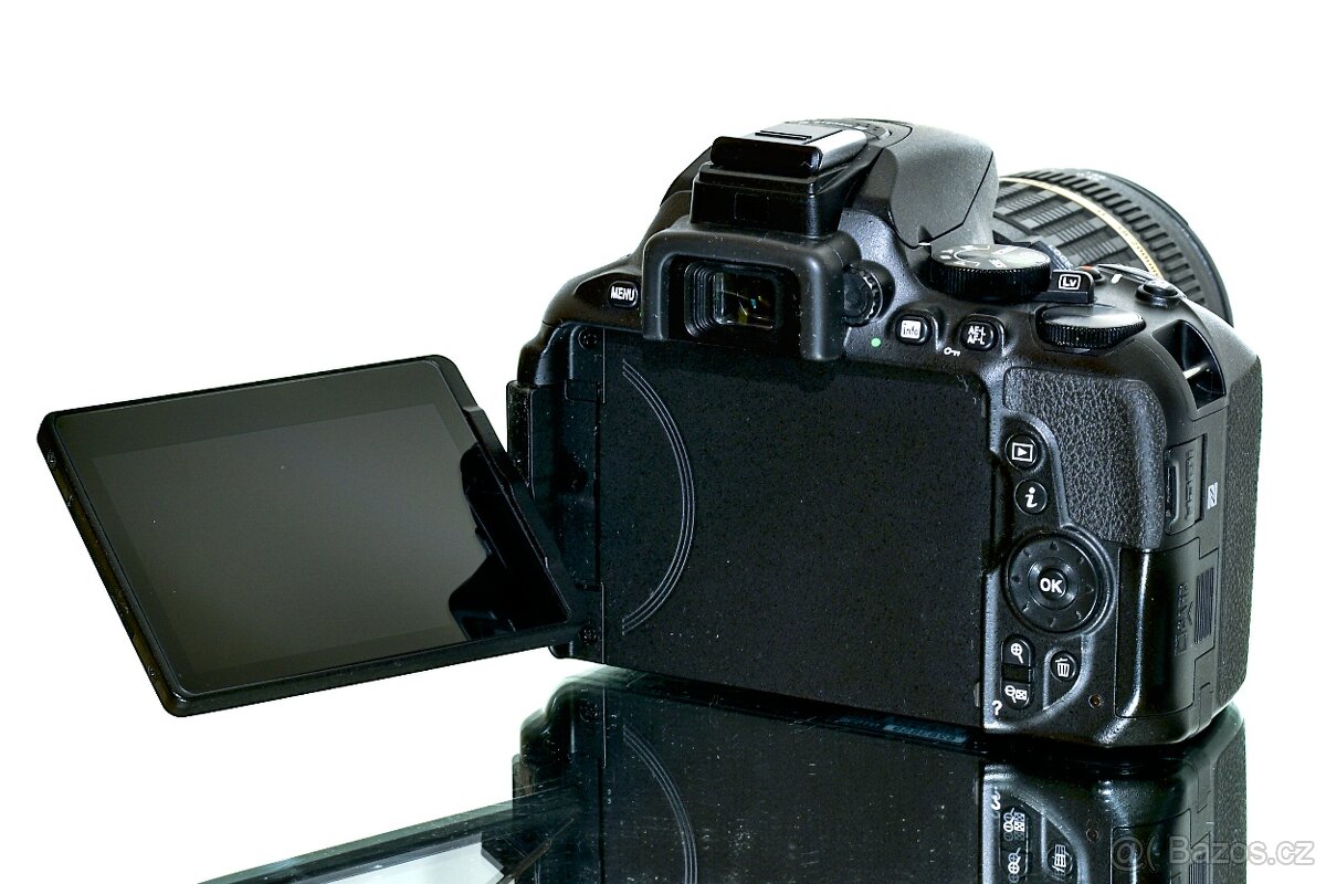 Nikon D5600 + Tamron 18-200mm + 16GB + stativ + brašna - 5