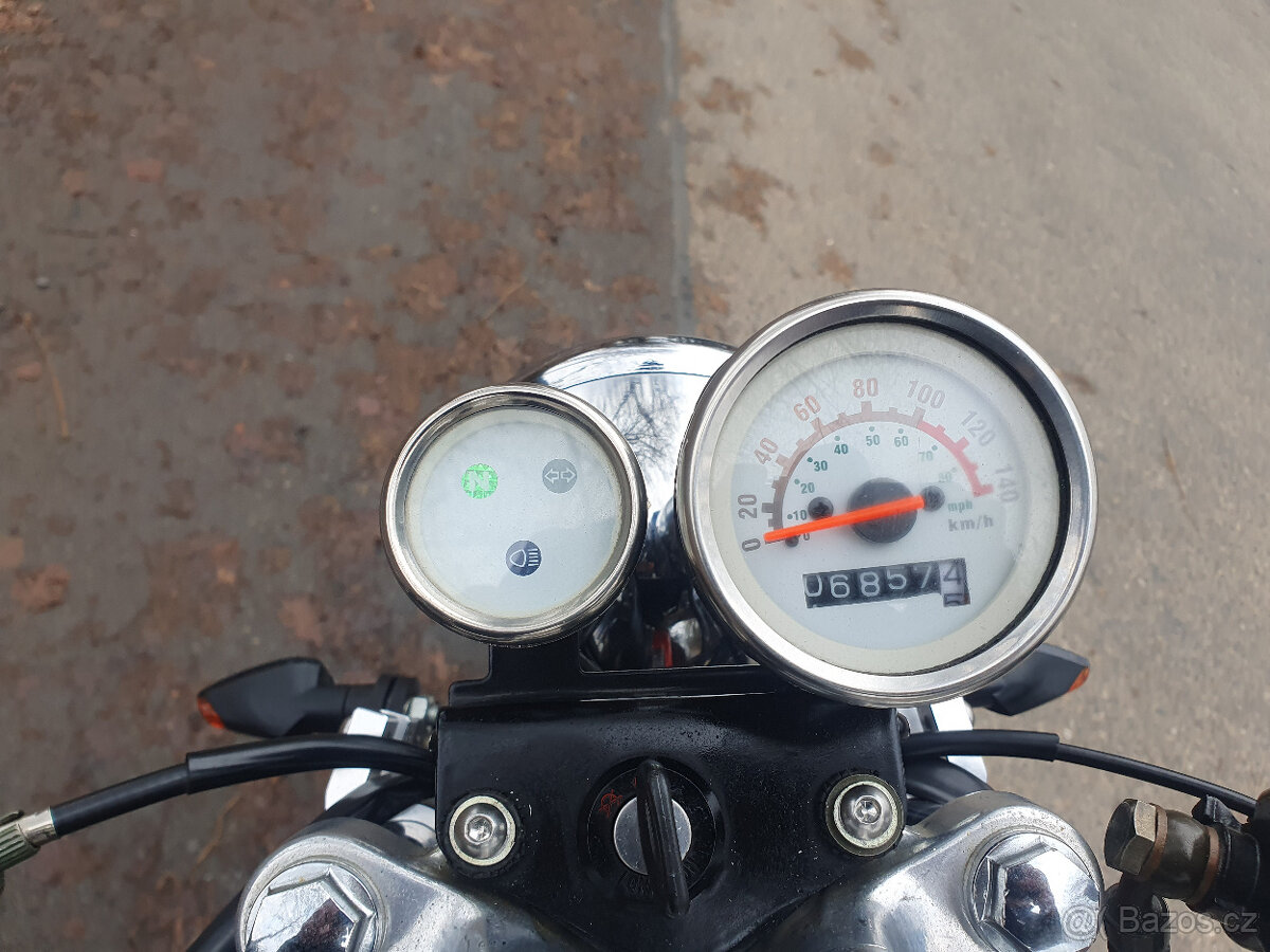 SkyTeam ACE 125 kopie Honda Dream Cafe Racer - 5