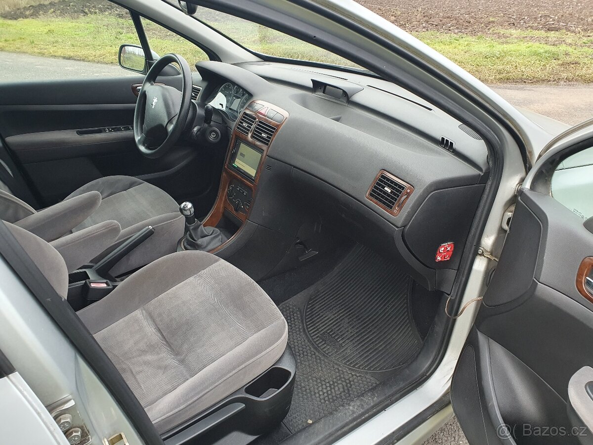 Peugeot 307 1.6i benzín nová stk - 5