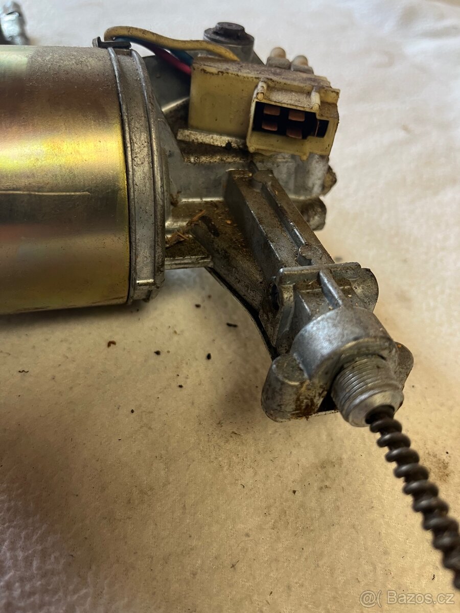 Prodám nový motor stěrače Tatra 603 - 5