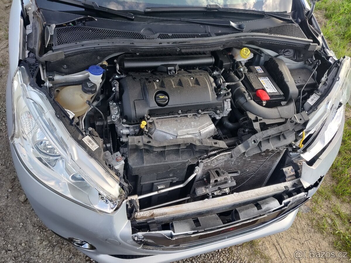 Peugeot 208 1.6 VTi - 5