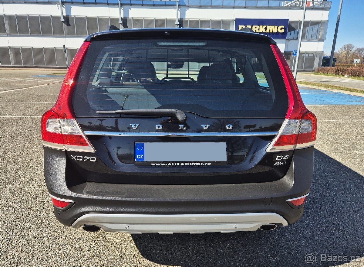 VOLVO XC70 2.4D 133KW 5 VÁLEC 1 MAJITEL AUTOMAT 4x4 XENON - 5