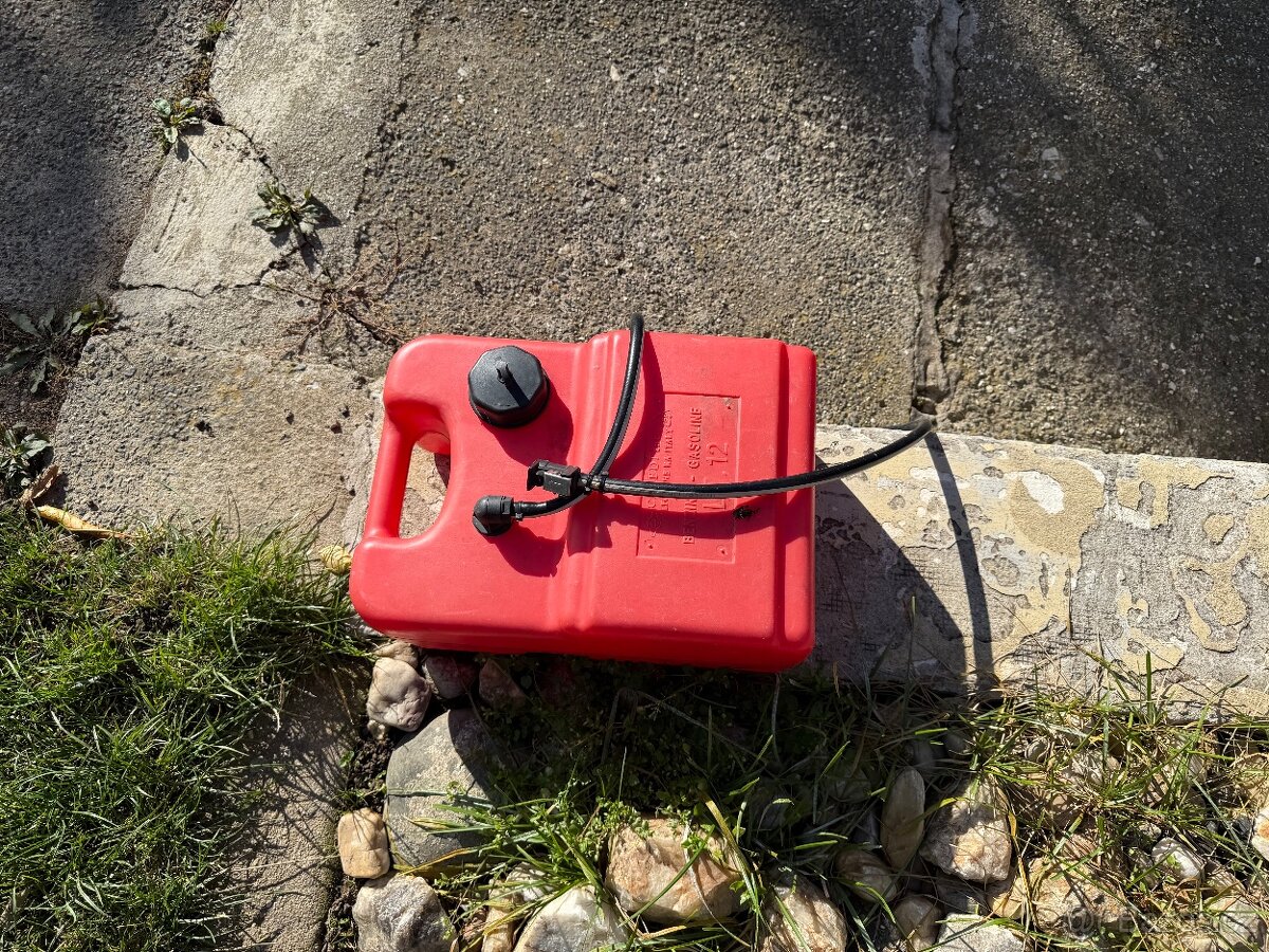 Loďka 5hp motorový člun - 5