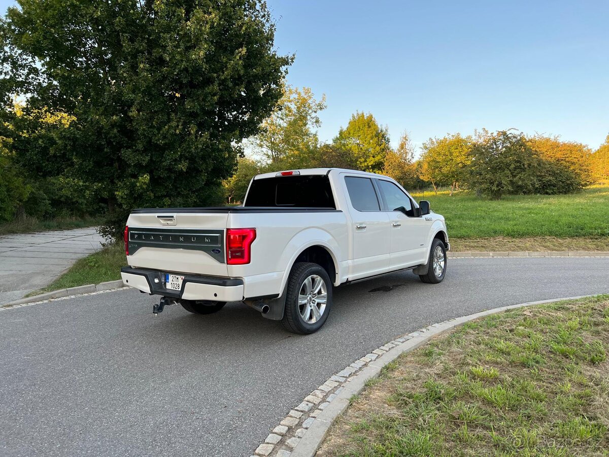 Ford F-150 Platinum 3.5 EcoBoost 4×4, r. 2017 – TOP výbava