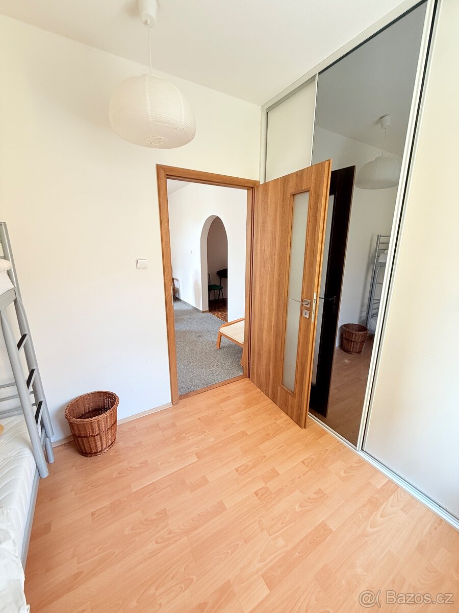 Prostorný a světlý byt 3+1 s balkonem v klidné části Volar - 5