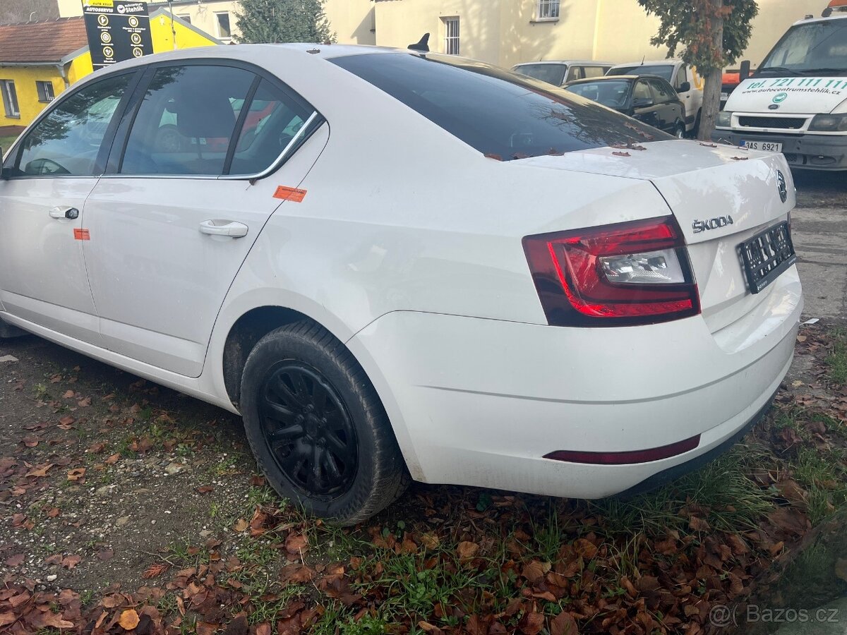 Dražba Škoda Octavia 1.6 TDi DSG Style 85 kW nepojízdná - 5
