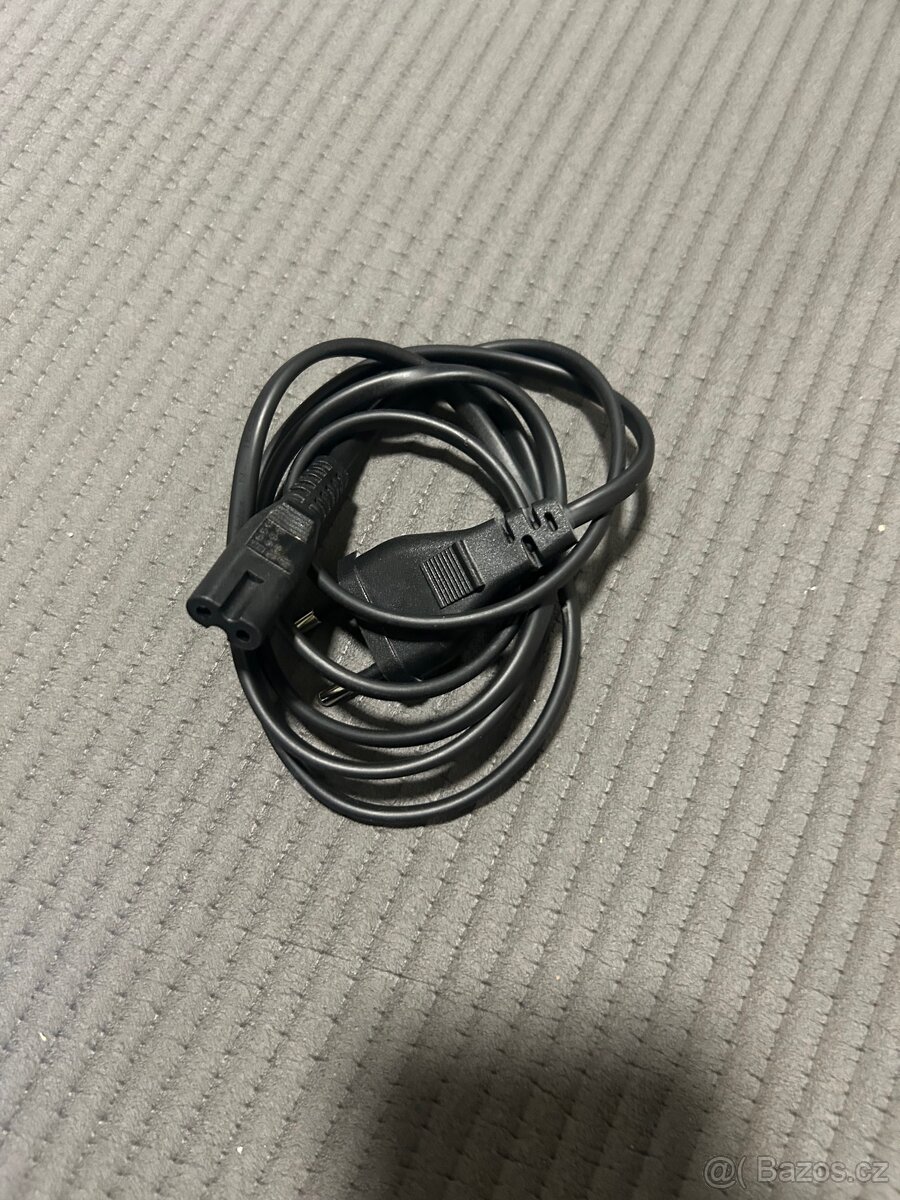 Xbox One S + 2 ovladače + kabely - 5